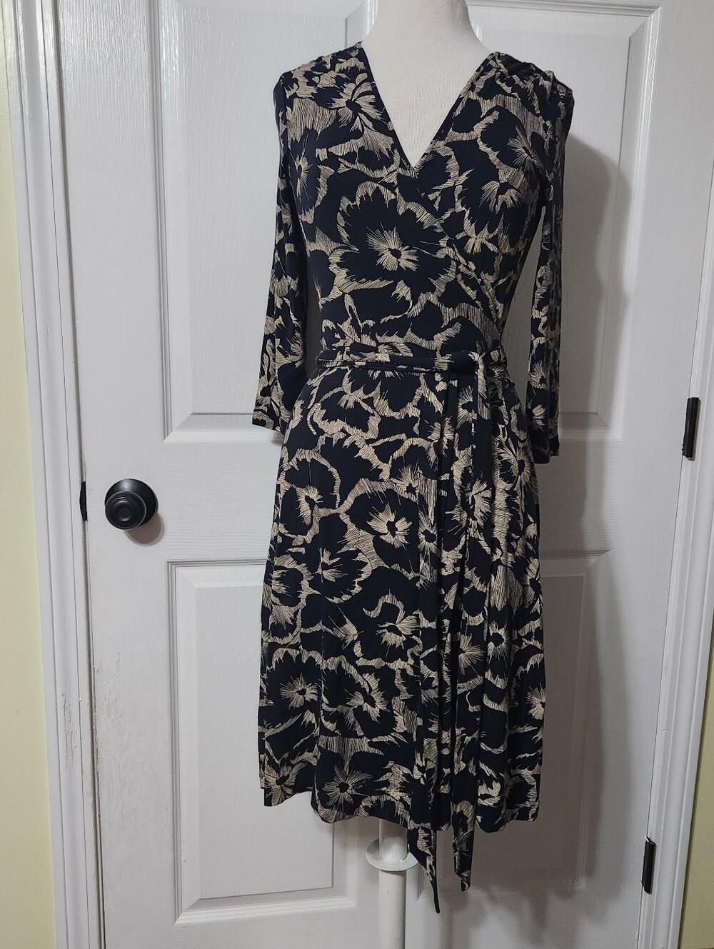 Banana Republic Black With Cream Floral Wrap Dress, Size S